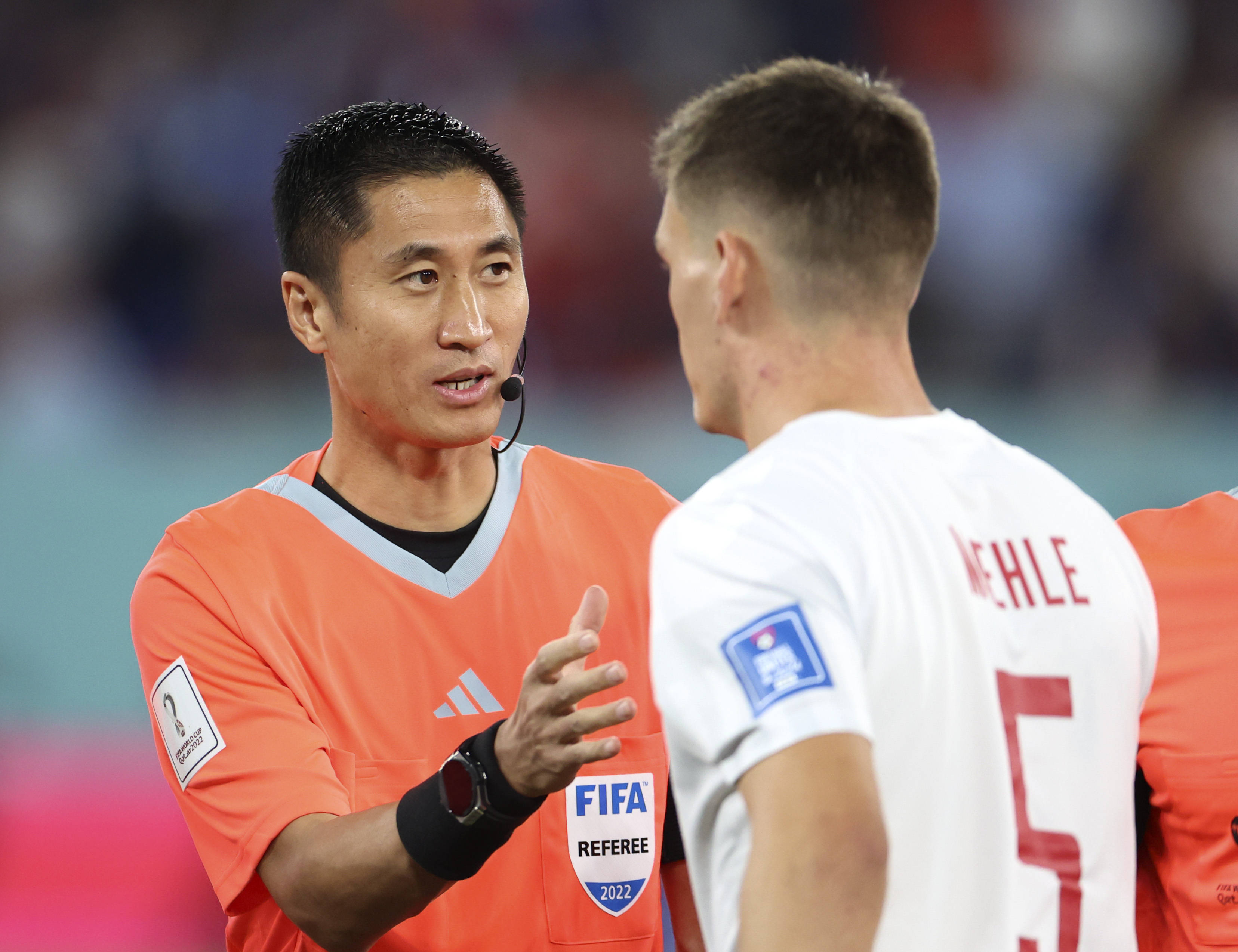 法国客场摧城拔寨，丹麦艰难取胜