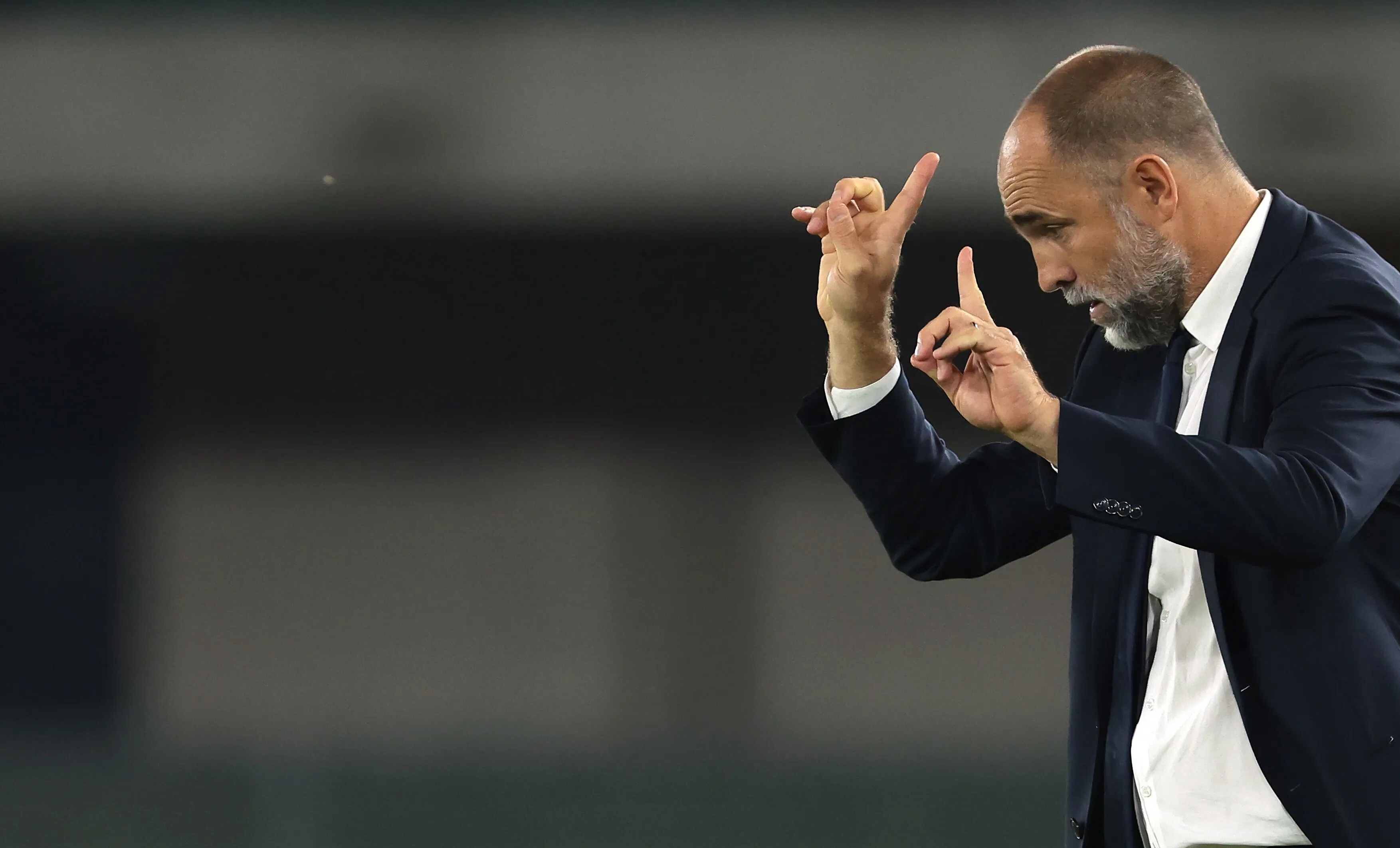 九游教练-佛罗伦萨连胜连斩霸气登上意甲巅峰的简单介绍